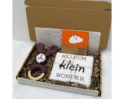 Kraam cadeau baby - bijtring rammelaar konijn taupe handgemaakt - slabbetje met tekst - cadeau per post - brievenbus cadeau - welkom klein wonder - baby geschenkset - geboorte cadeau - zwangerschapscadeau