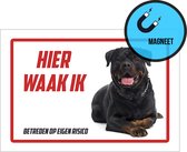 Waakbord/ magneet | "Hier waak ik" | Rottweiler | 30 x 20 cm | Dikte: 0,8 mm | Waakhond | Hond | Chien | Dog | Betreden op eigen risico | Rechthoek | Witte achtergrond | 1 stuk