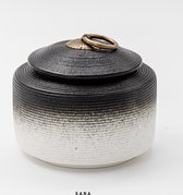 Haiiro urn (S) - zwart/wit - hoogwaardig keramiek - SANA - moderne urn - crematie urn - 330ML - as urn - huisdieren urn - urn hond - urn kat - familie urn - urn voor as volwassen - urne - urne hond - urnen - urne volwassenen - urne kat – mini urn