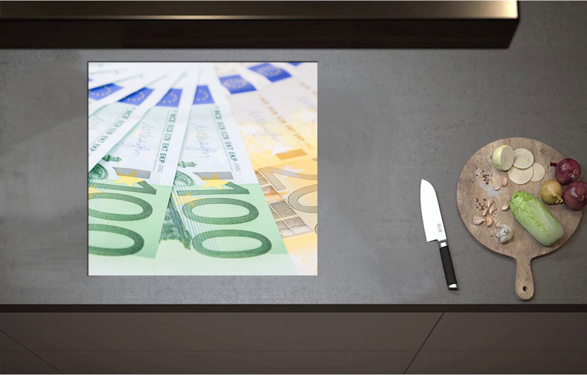 Inductieplaat Beschermer - 100 en 200 Euro Biljetten in Cirkel - 59x55 cm - 2 mm Dik - Inductie Beschermer - Bescherming Inductiekookplaat - Kookplaat Beschermer van Zwart Vinyl