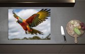 Inductieplaat Beschermer - Ara papegaai vliegt rond over bomen heen - 75x55 cm - 2 mm Dik - Inductie Beschermer - Bescherming Inductiekookplaat - Kookplaat Beschermer van Wit Vinyl