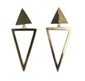 Bling-it triangel oorsteker lang. Afmeting: 15x25mm Materiaal: 925 sterling zilver, met een 14 karaat gouden laagje