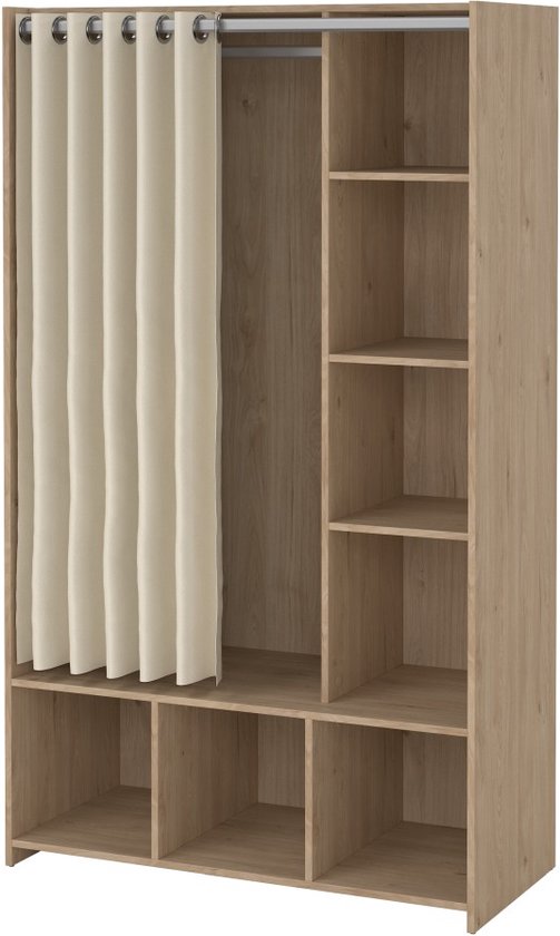 Armoire de couleur noyer avec rideau beige sur la gauche, étagères ouvertes sur la droite.