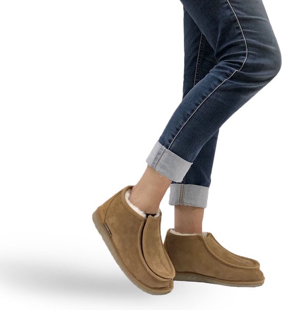 Babouche Sarah en peau de mouton avec cou-de-pied spacieux - taille 43