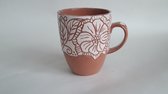 Koffie/theekopje - mok - 230ml - wit en rood - moderne mok met patroon - ander design - thee/koffiekopje servies - aardewerk - keramiek - handgemaakt - handgeschilderd - moederdagcadeau - verjaardagscadeau