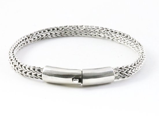 Gevlochten zilveren armband met kliksluiting - lengte 22 cm