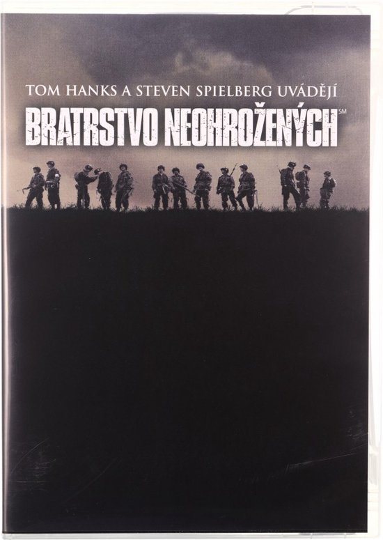 Voorkant van de Band of Brothers DVD-hoes met de titel en een rij soldaten.