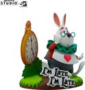 Witte konijn met bril en klok, met de tekst 'I'm Late, I'm Late'.