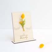 Kadoosje mini "Voor jou" (geel) - by Nordhus - mini boeketje op houten kaartje - droogbloemen - origineel cadeau - moederdag - dankjewel - zomaar - feest - verjaardag - einde schooljaar - juf - meester - bedankje leerkracht