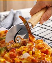 Pizzasnijder hout - Pizzames - Pizzaroller - Pizza - Keukengerei - houten handvat