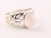 Opengewerkte zilveren ring met rozenkwarts - maat 16.5