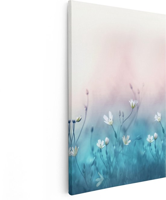 Artaza Canvas Schilderij Witte Bloemen Op Een Blauw Achtergrond - 40x60 - Poster Foto op Canvas - Canvas Print
