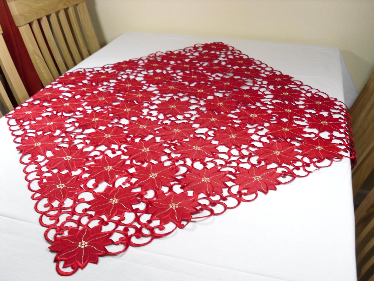 Tafelkleed - Kerst - Rood opengewerkt met bloemen - Vierkant 110 cm