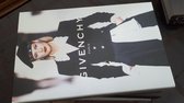 Sierdoos - boek Givenchy - gesloten - woon decoratiestuk - exclusief