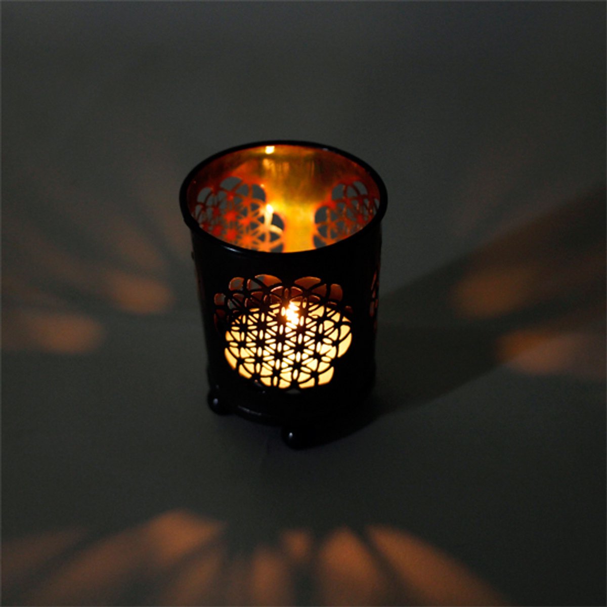 Phoenix Import Mani Bhadra Kaarshouder Bloem des Levens - 6x5 - Metaal - Brons Meerkleurig