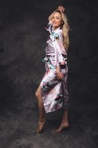 Valentijn cadeautje voor haar - Kimono dames badjas satijn - parelmoer lila- bloesem met pauw print - lang model, plus maat - XL, cadeau vrouw