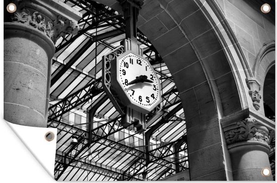 Tuindecoratie Art Deco klok in Gare du Nord Station in Parijs - zwart wit - 60x40 cm - Tuinposter - Tuindoek - Buitenposter