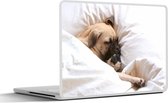 Laptop sticker - 11.6 inch - Hond slaapt in bed met een knuffel - 30x21cm - Laptopstickers - Laptop skin - Cover