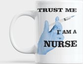 Mok-Trust me I'am a NURSE- beker voor Verpleegkundige-zuster-zorg-beroep-leuke tekst op beker-cadeau