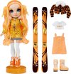 foto van Rainbow High Fashion Winter Break Poppy Rowan - Modepop