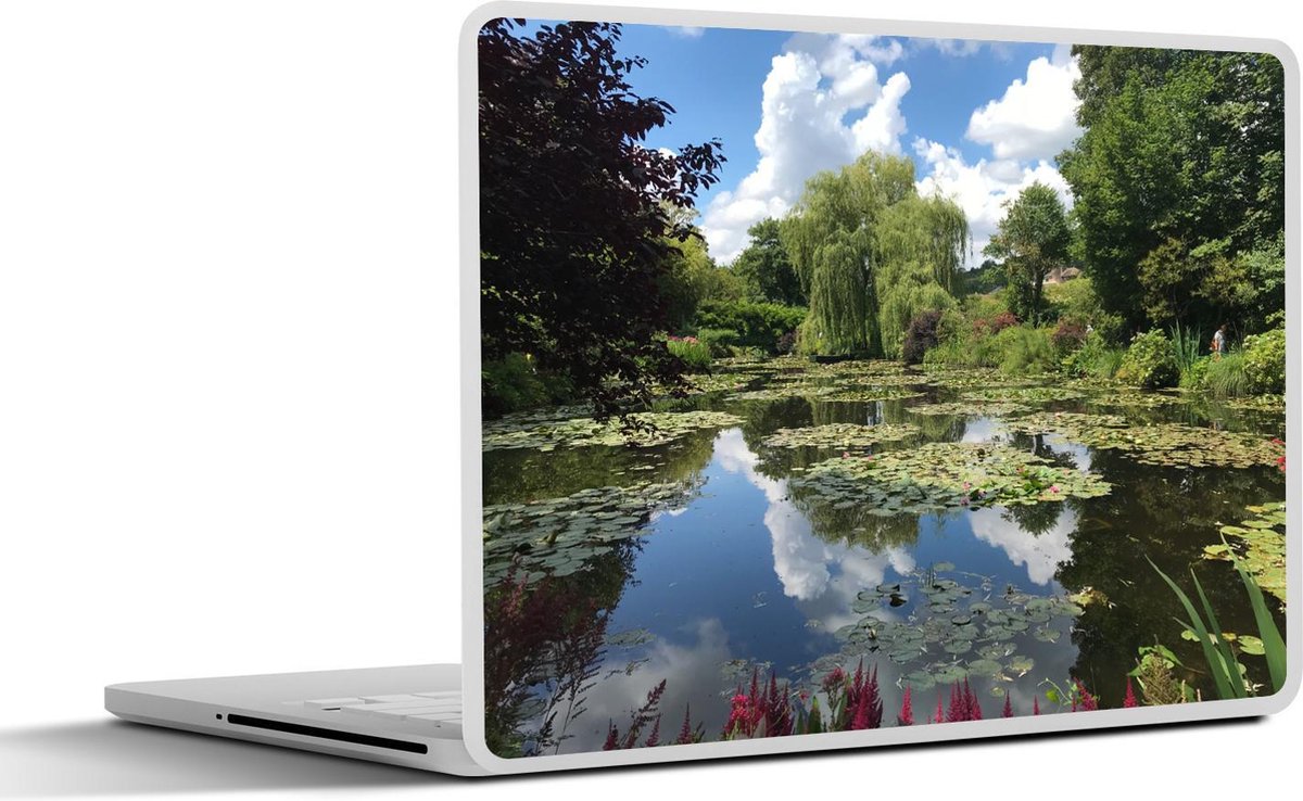 Afbeelding van product SleevesAndCases  Laptop sticker - 15.6 inch - Water met weerkaatsing van de lucht in het water bij Monet's tuin in Frankrijk