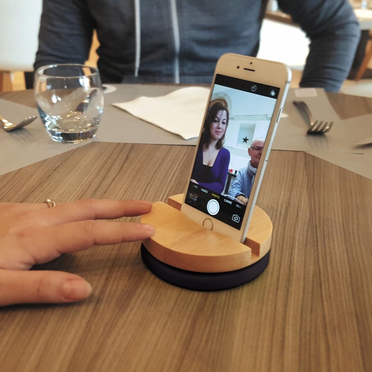 Table selfie Camera stand to take 360 pictures