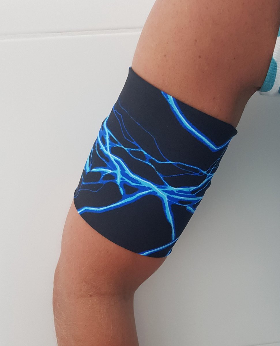 Goedkoopste lycra sensorband / armband met lichtflitsen van 35/36 cm ter bescherming van de Omnipod of sensor ivm diabetes, geschikt om mee te zwemmen. Beschermt de sensor zoals de freestyle libre of de omnipod