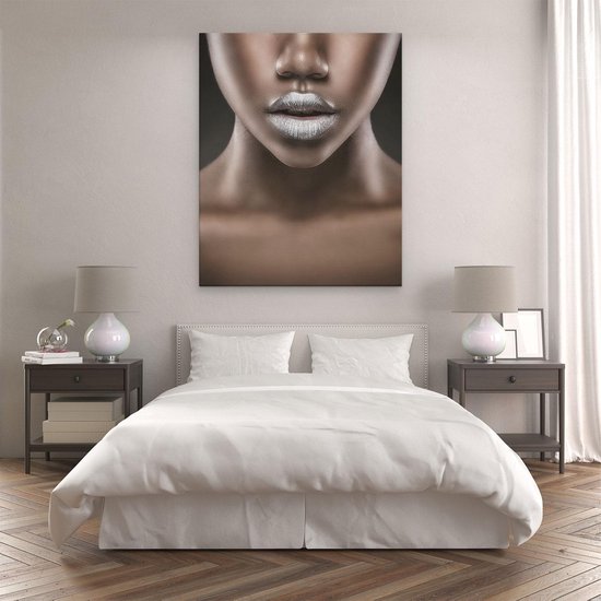 Artaza Canvas Schilderij Zilveren Lippen Van Een Afrikaanse Vrouw - 80x100 cm - Groot - Wanddecoratie Woonkamer - Schilderijen - Muurdecoratie