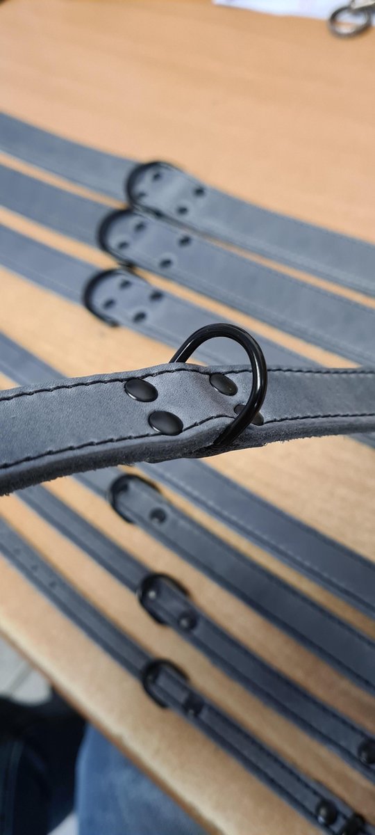 Michelle's dierenshop halsband gestikt vetleer 65 cm grijs/zwart