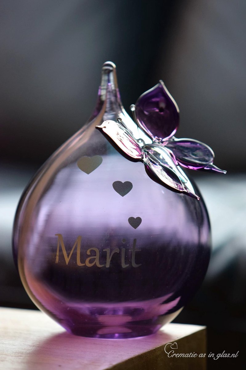 Urn en Vlinder van glas met Naam en Symbool middels zilver sign folie-Vlinder wordt met zéér sterke dubbelzijdige tape door u zelf op urn geplaatst-Urn Bubble- Transparant Paars-120ml-inhoud-14cmhoog-Deelbestemming Urn Mens-Urn Dier-hond-kat