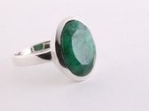 Ovale zilveren ring met smaragd - maat 17