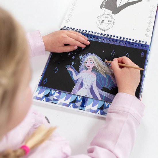 Totum Disney Frozen 2 Scratch Book