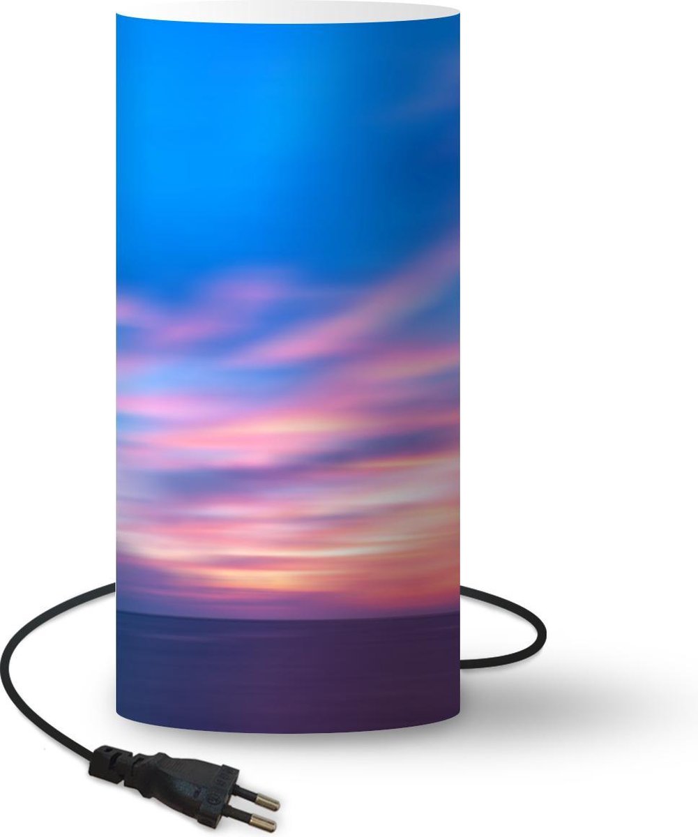 Lamp - Nachtlampje - Tafellamp slaapkamer - Lucht - Kleuren - Pastel - 33 cm hoog - Ø15.9 cm - Inclusief LED lamp