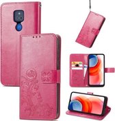Voor Motorola G Play Vier-blad sluiting Reliëf Gesp Mobiele Telefoon Bescherming Lederen Case met Lanyard & Card Slot & Portemonnee & Beugel Functie (Magenta)