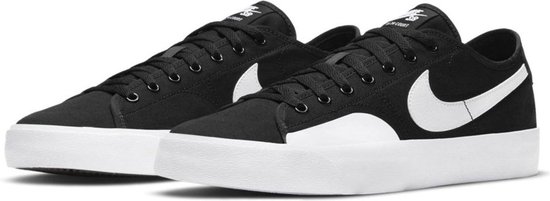 Nike Sneakers – Maat 42 – Unisex – Zwart – Wit