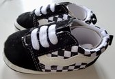 Stoere zwart-wit geblokte Baby sneakers maat 17 (11,5 cm)