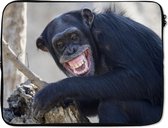 Laptophoes 15.6 inch - Lachende chimpansee - Laptop sleeve - Binnenmaat 39,5x29,5 cm - Zwarte achterkant