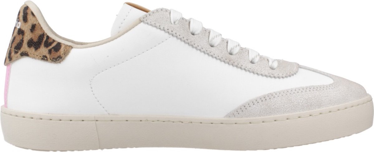 Sneakers met veters