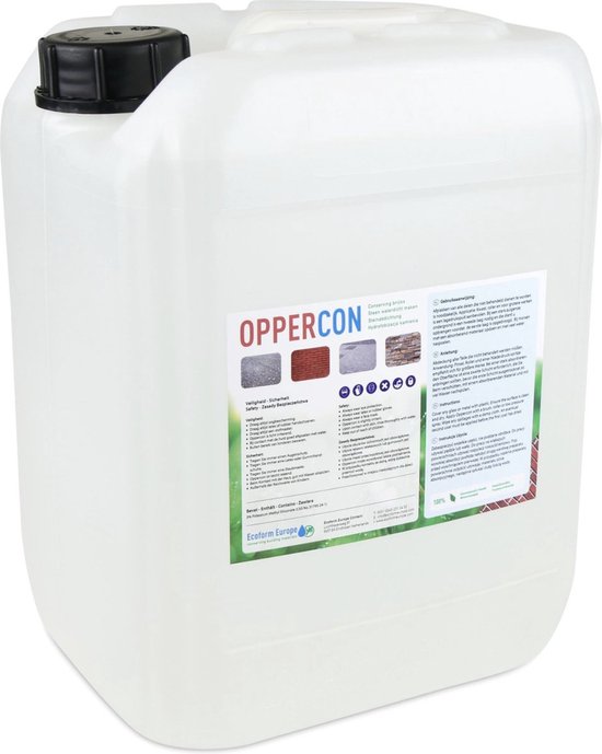 Witte kunststof jerrycan van 10 liter met een geel/groen etiket voor Oppercon impregneermiddel. Het etiket toont illustraties van behandelde stenen.