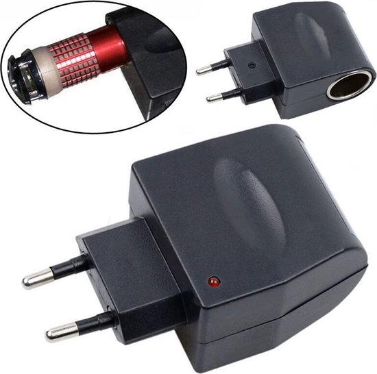 Zwarte AC/DC adapter met EU stekker en sigarettenaansteker poort.
