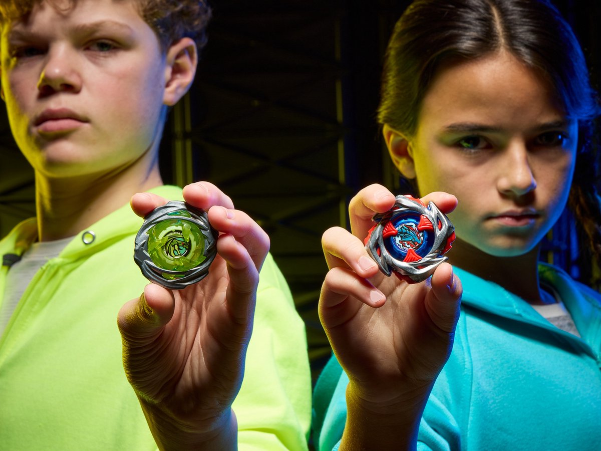 Beyblade X Drop Attack Battle-set met Beystadium - 2 rechtsdraaiende speeltollen en 2 launchers — afbeelding 13