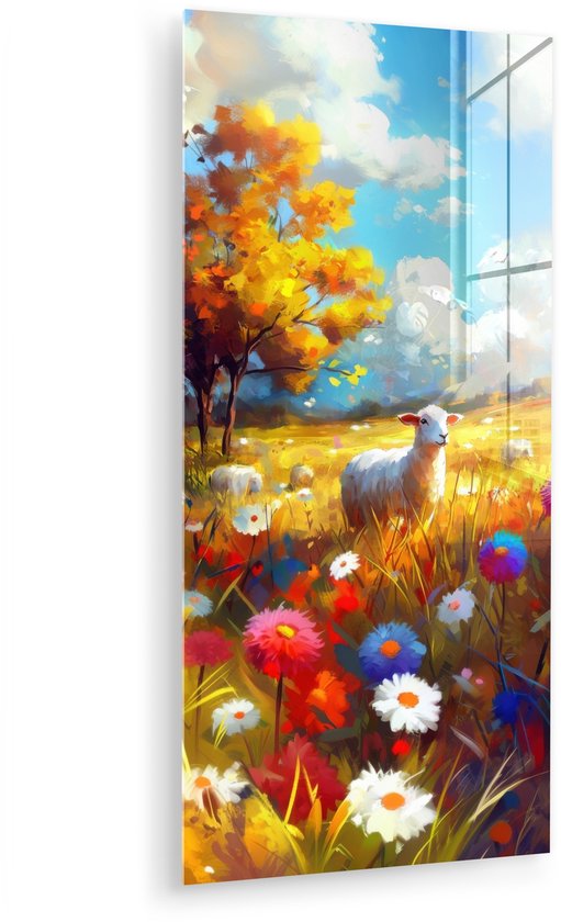 Glazen schilderij van een schaap in een bloemenweide met gele boom.