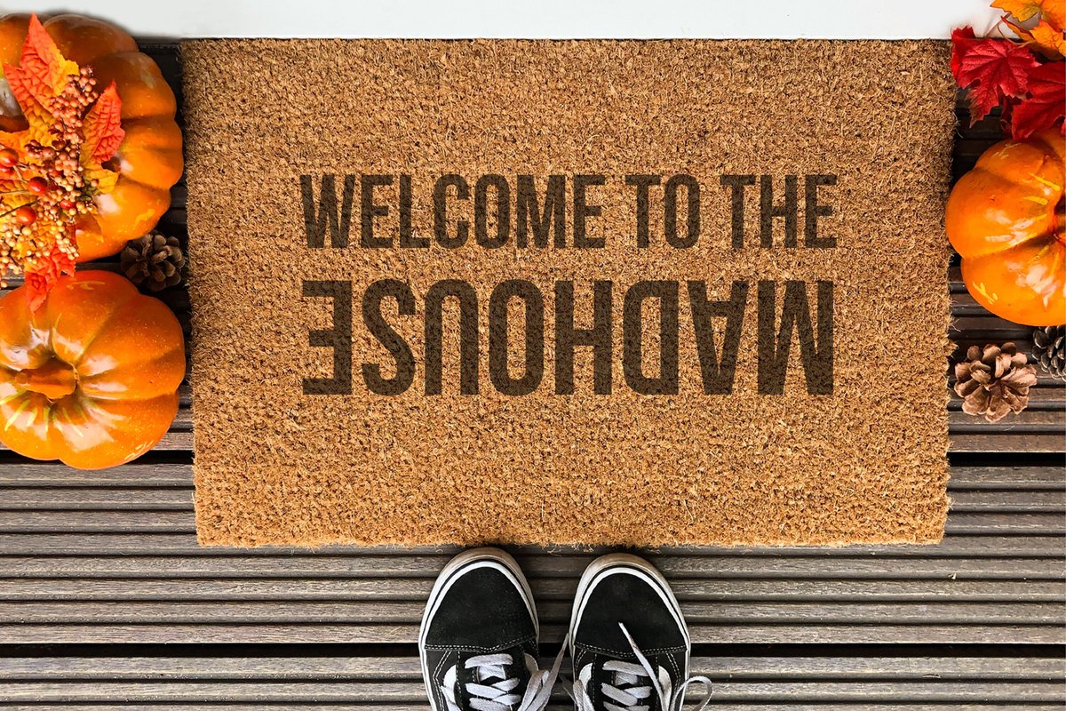 Laser Point Welcome To The Madhouse | 60x40 cm | Nieuwe huis cadeau | Ingangsmat | Deurmat met stijl | Verhuizing cadeau | Praktisch & trendy | Perfect voor binnenkomst | Cadeau voor nieuwe woning bruin | zwart (gravering 60x40)