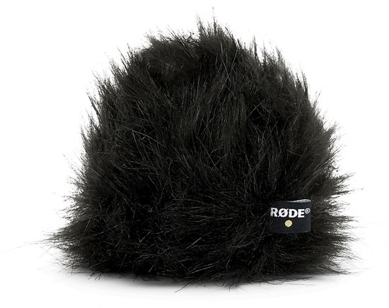 Zwarte, pluizige windkap met RØDE logo.