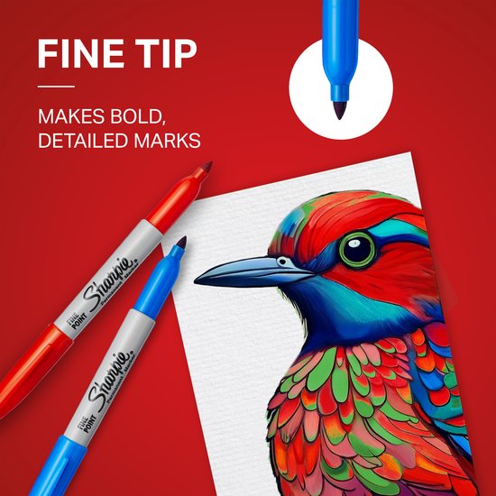 Een rode en een blauwe Sharpie marker liggen naast een kleurrijke, artistieke tekening van een vogel. Tekst "FINE TIP" bovenaan.
