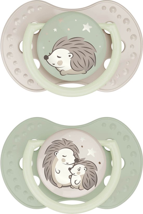 Deux sucettes vert pâle avec un motif de hérisson.