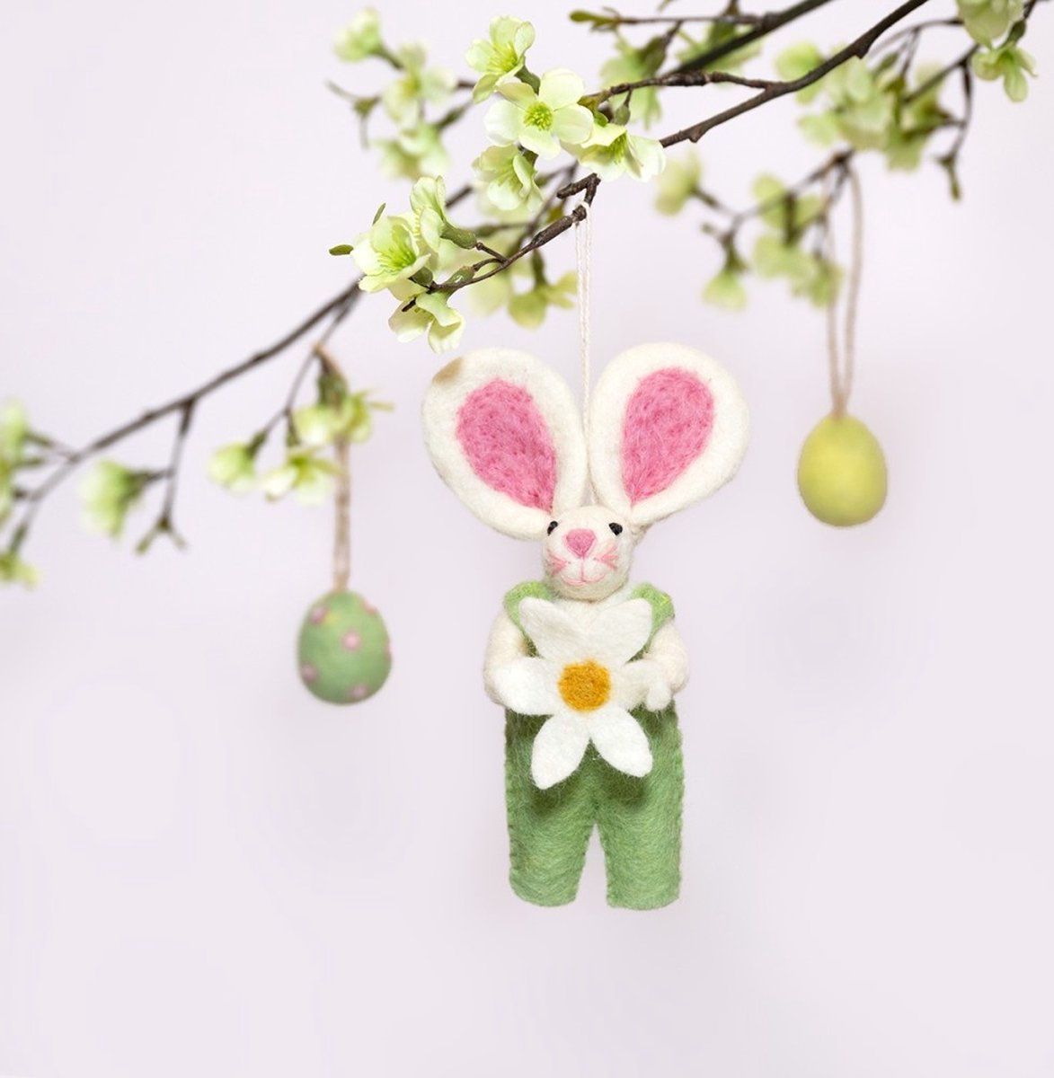Sjaal met Verhaal decoratieve hanger vilt Haas met Bloem