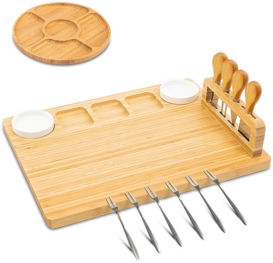 Bamboe borrelplank met ingebouwde vakken, mesjeshouder, 6 vorkjes en 2 schaaltjes. Extra rond serveerplankje met vakken.