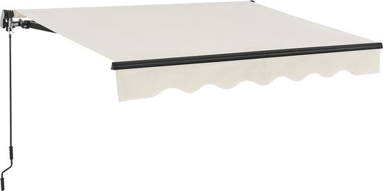 Een beige zonnescherm met golvende rand, zwart frame en oprolmechanisme met zwengel, bevestigd aan een huis.