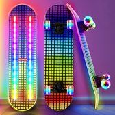 Suotu Skateboard met LED Lichtgevend Dek & Wielen - 80x20cm - ABEC-9 - 95A - Schokabsorptie - Jongens - Meisjes - Volwassenen Skateboards - Gekleurd raster